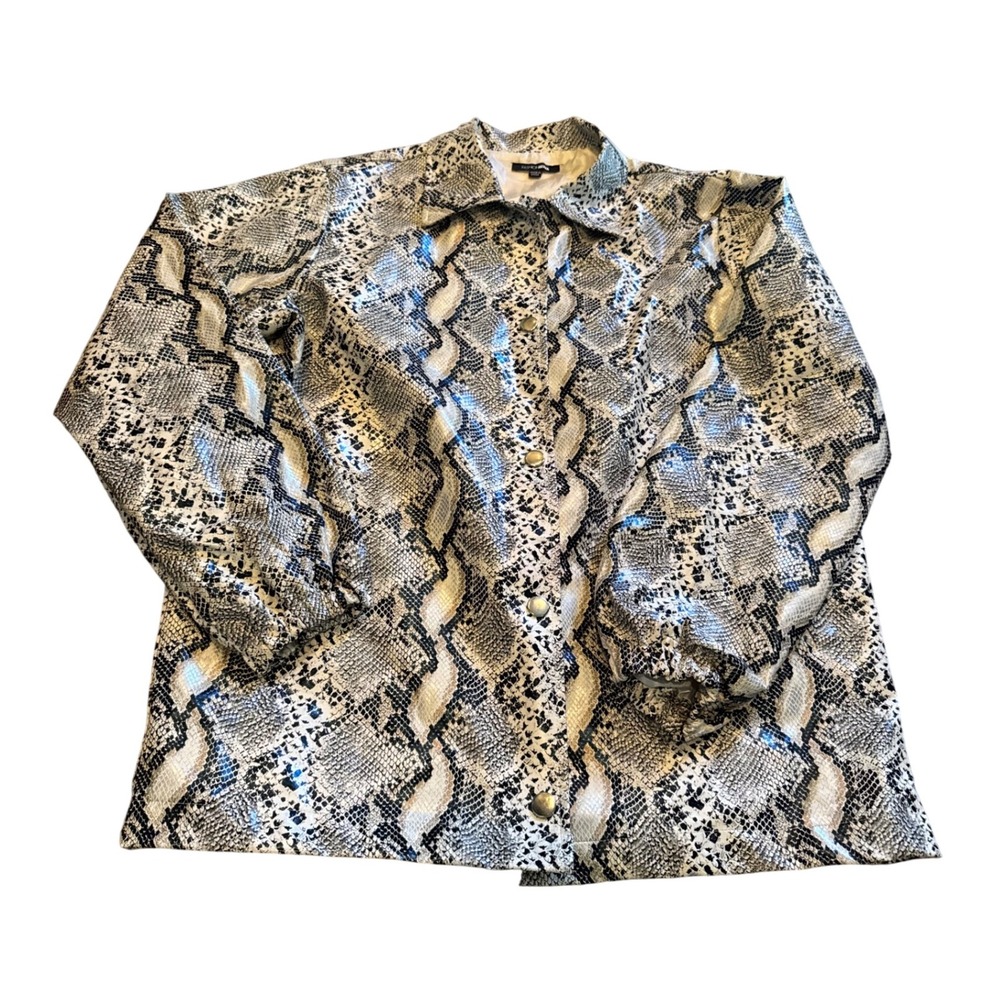 Fashion Nova Snakeskin Print Button Down Jacket Size Small‎ EUC